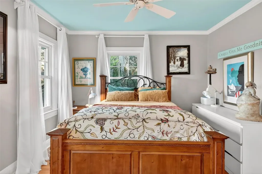 976 Fairview Avenue Mount Dora FL 32757