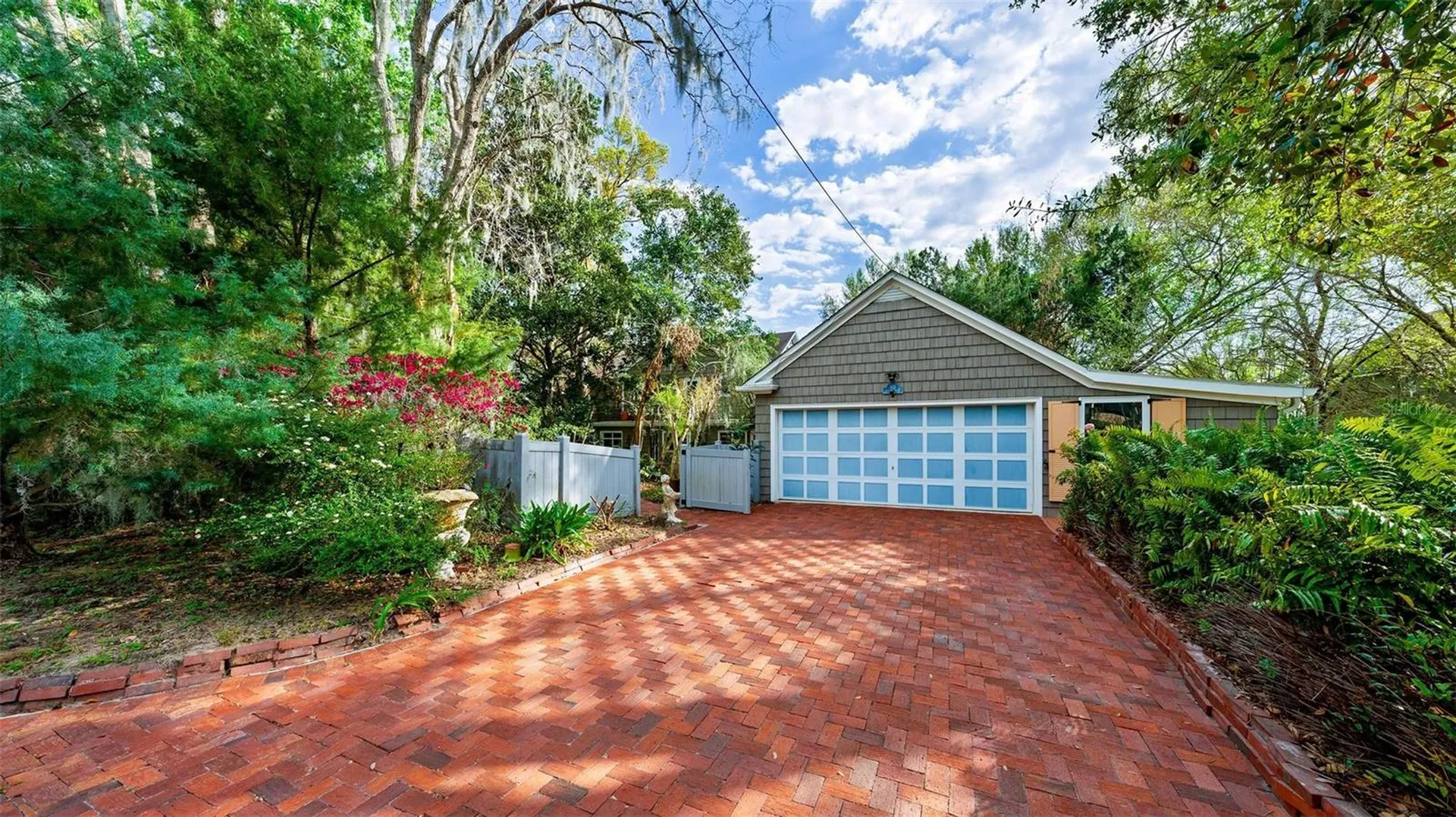 976 Fairview Avenue Mount Dora FL 32757