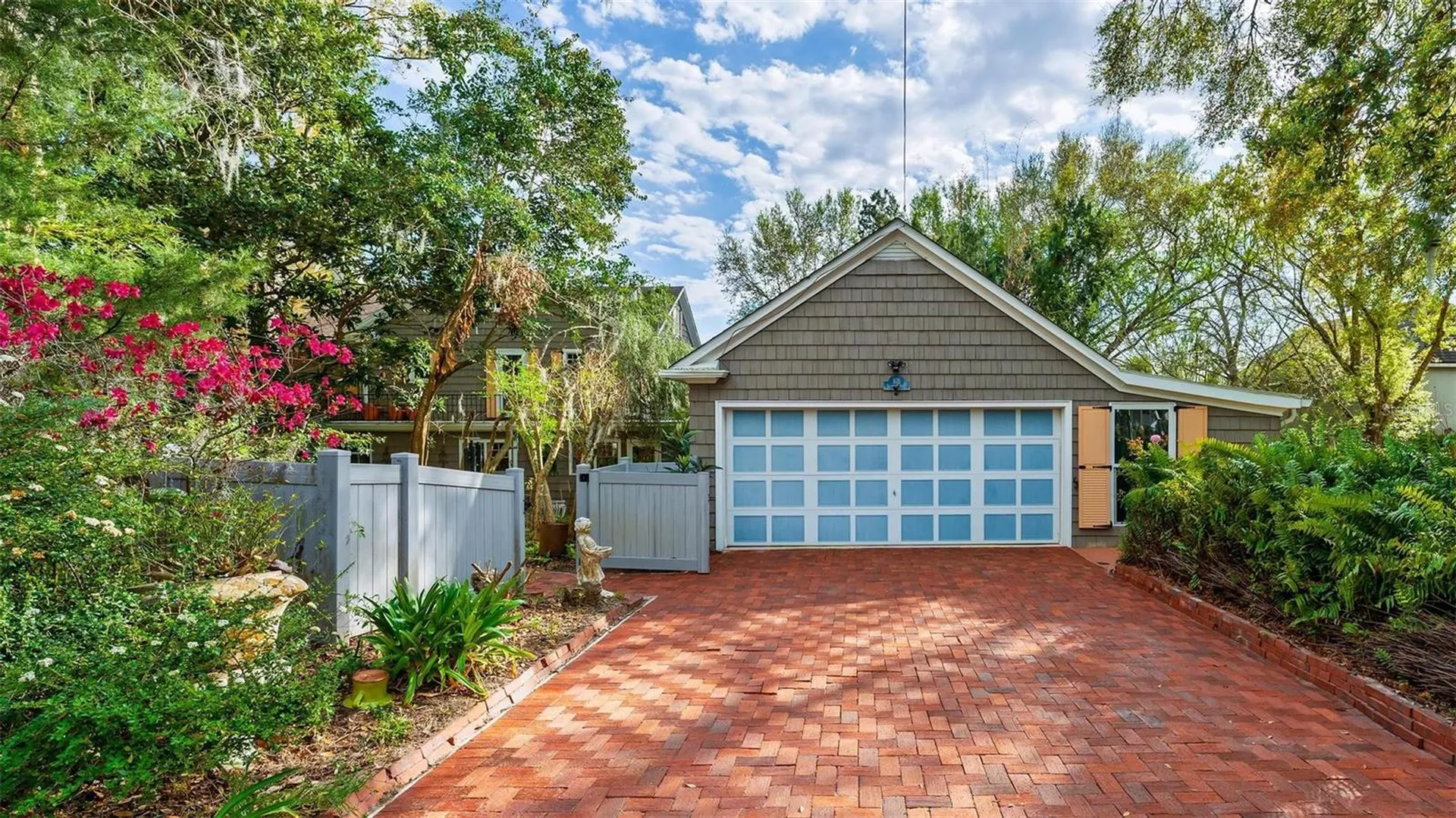 976 Fairview Avenue Mount Dora FL 32757