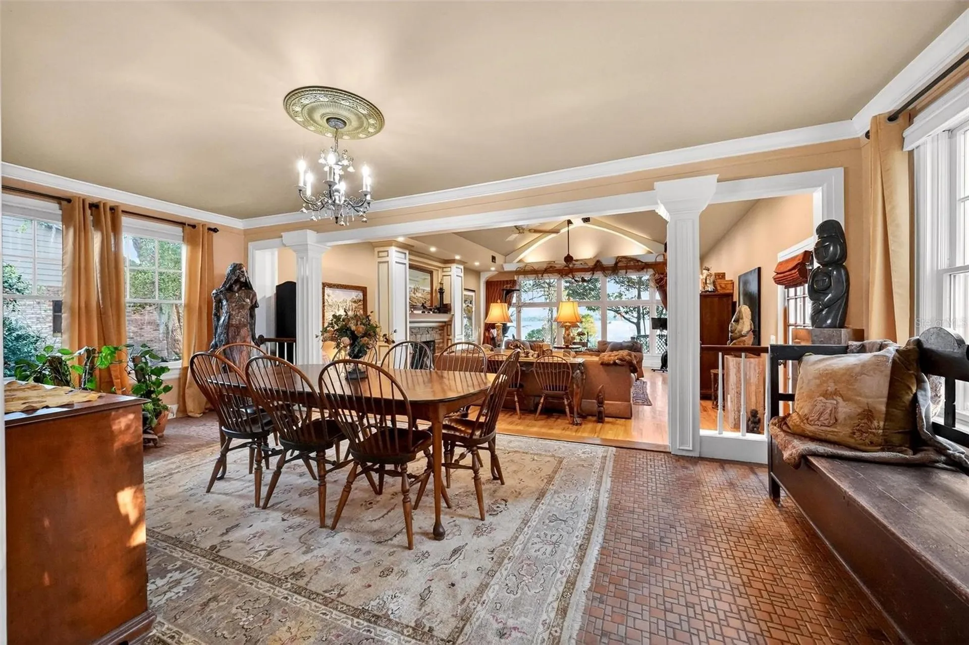 976 Fairview Avenue Mount Dora FL 32757