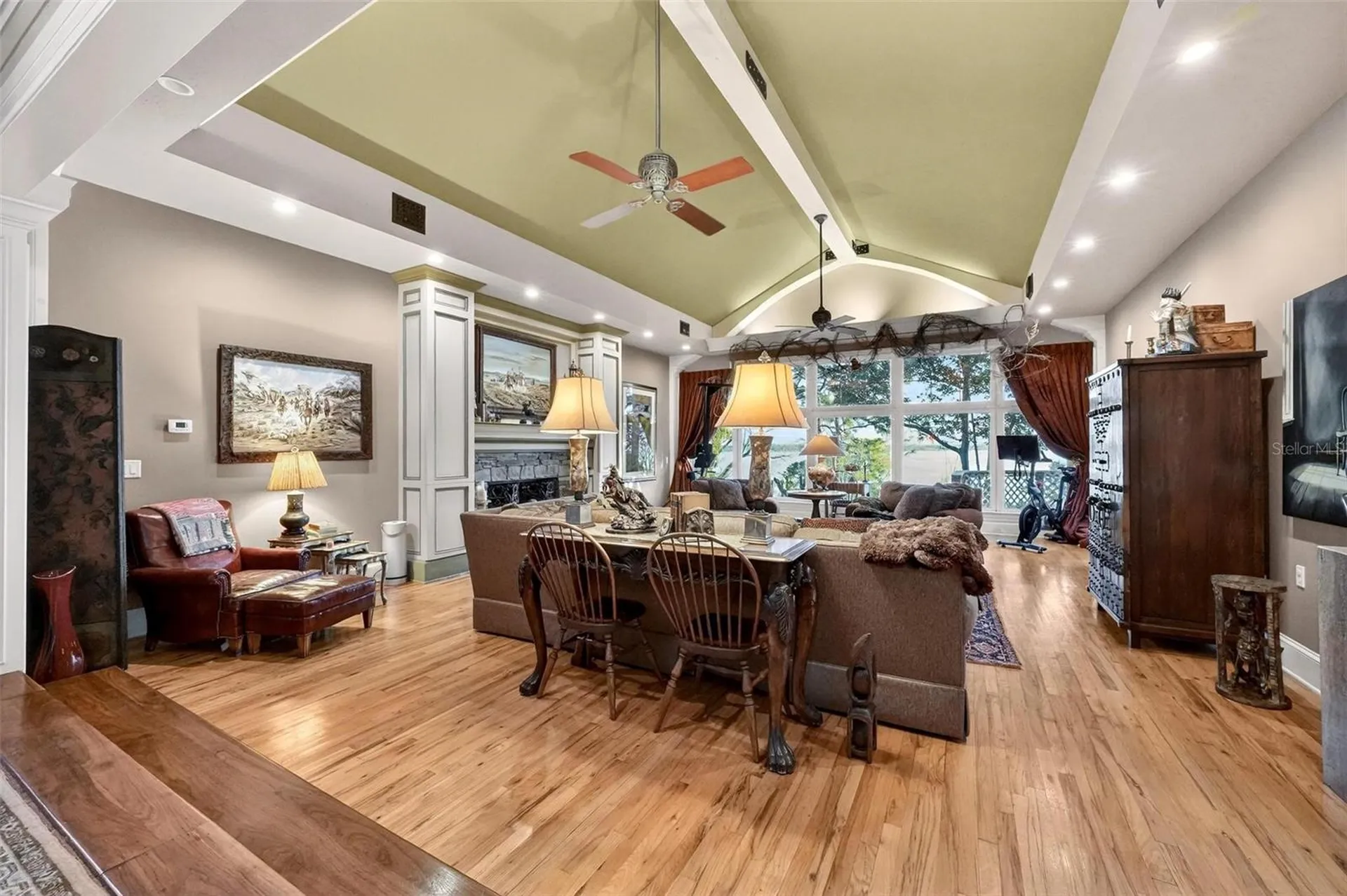 976 Fairview Avenue Mount Dora FL 32757