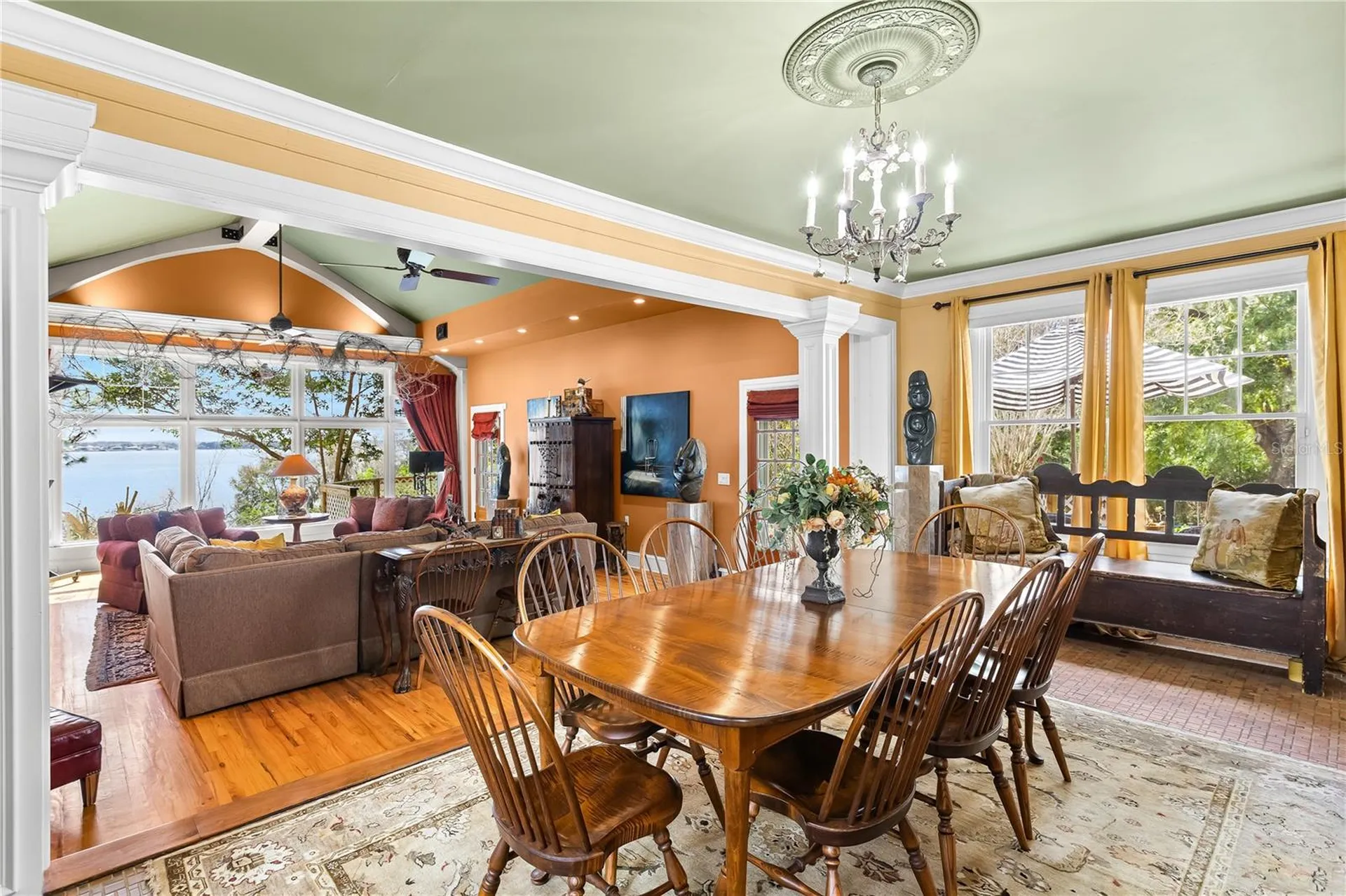 976 Fairview Avenue Mount Dora FL 32757