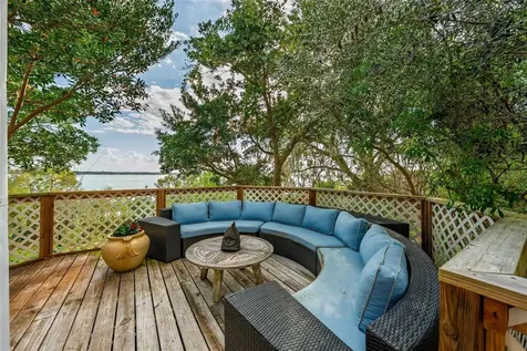 976 Fairview Avenue Mount Dora FL 32757