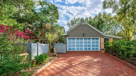 976 Fairview Avenue Mount Dora FL 32757