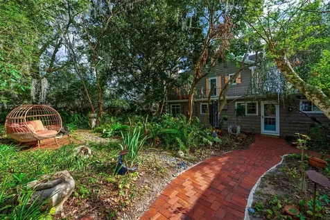 976 Fairview Avenue Mount Dora FL 32757