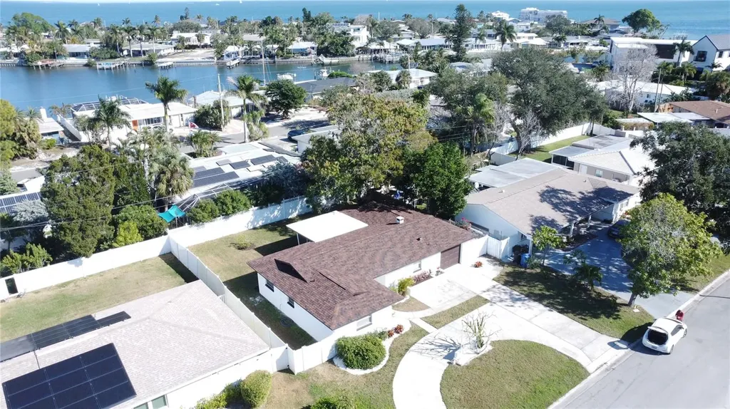 2502 Tropical Shores Drive SE St Petersburg FL 33705