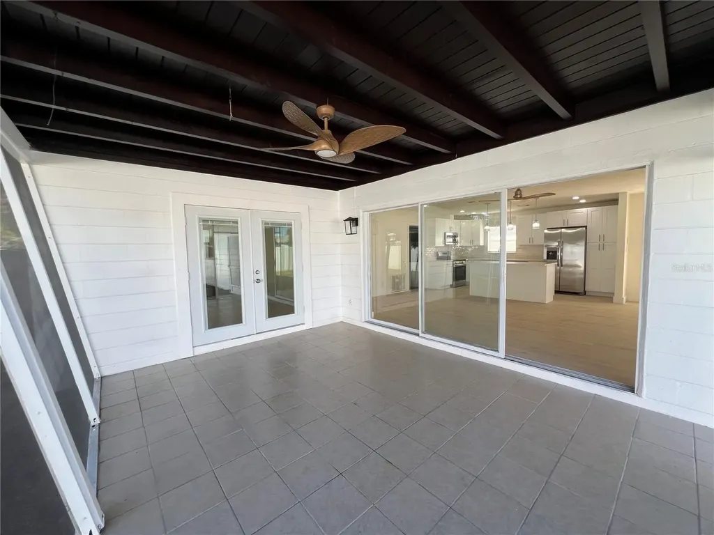 2502 Tropical Shores Drive SE St Petersburg FL 33705