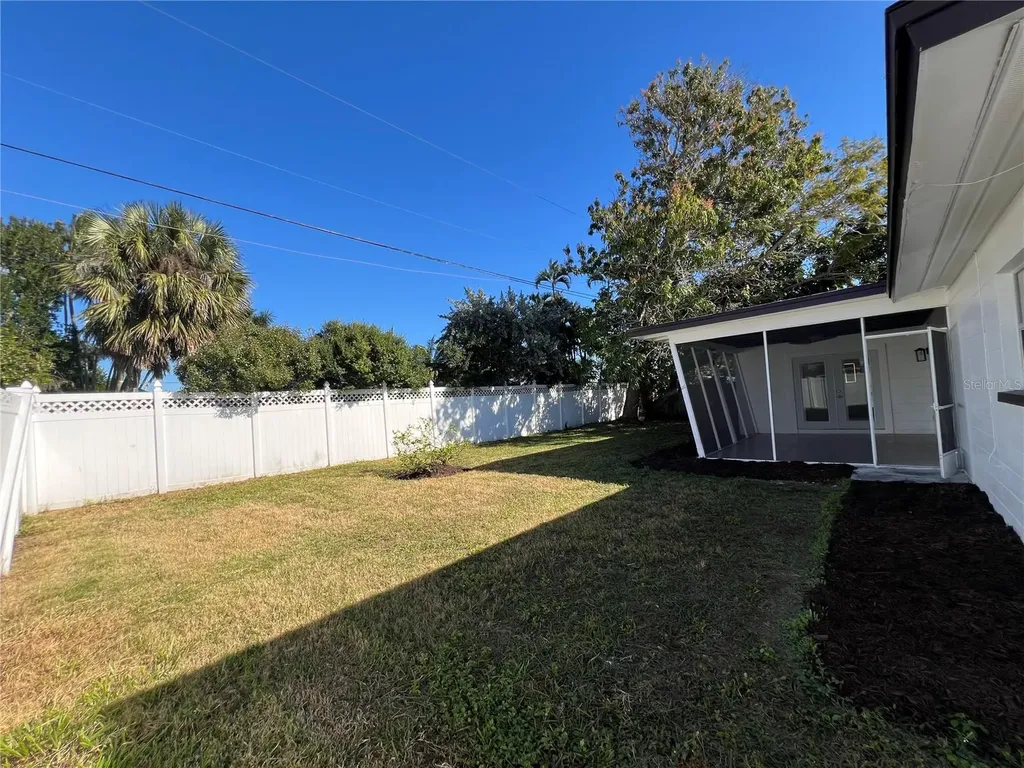 2502 Tropical Shores Drive SE St Petersburg FL 33705