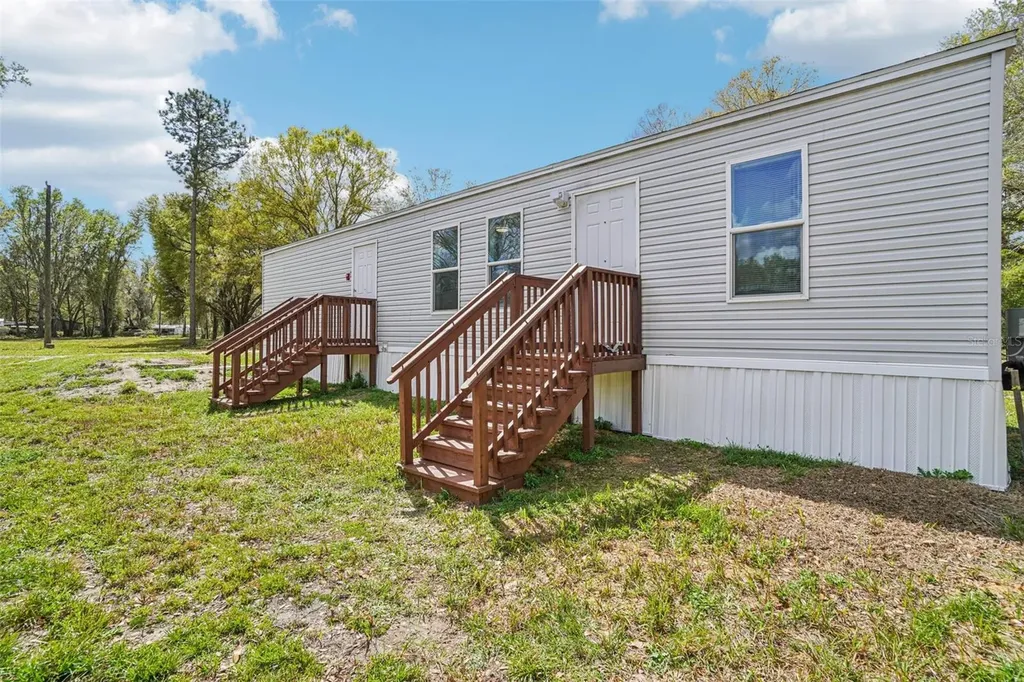 808 SE 124th Avenue Webster FL 33597