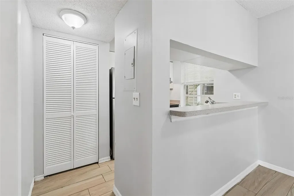 6915 Stones Throw Circle N St Petersburg FL 33710