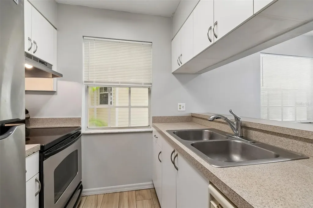 6915 Stones Throw Circle N St Petersburg FL 33710
