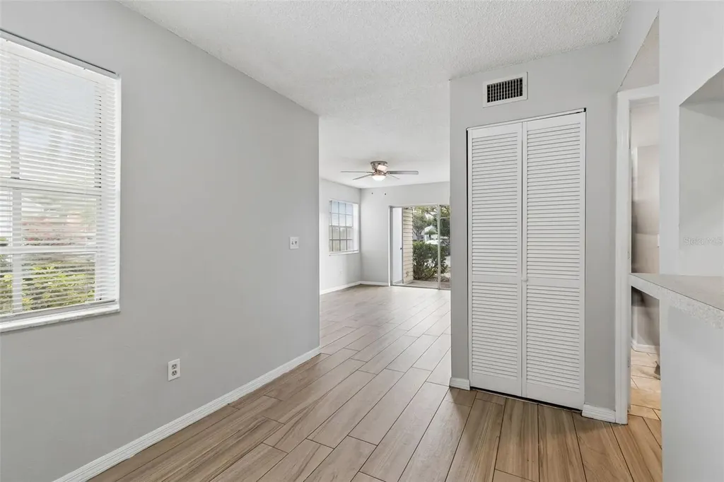 6915 Stones Throw Circle N St Petersburg FL 33710