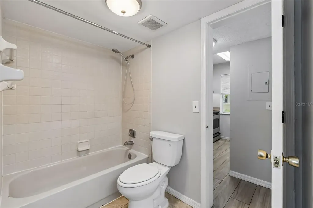 6915 Stones Throw Circle N St Petersburg FL 33710