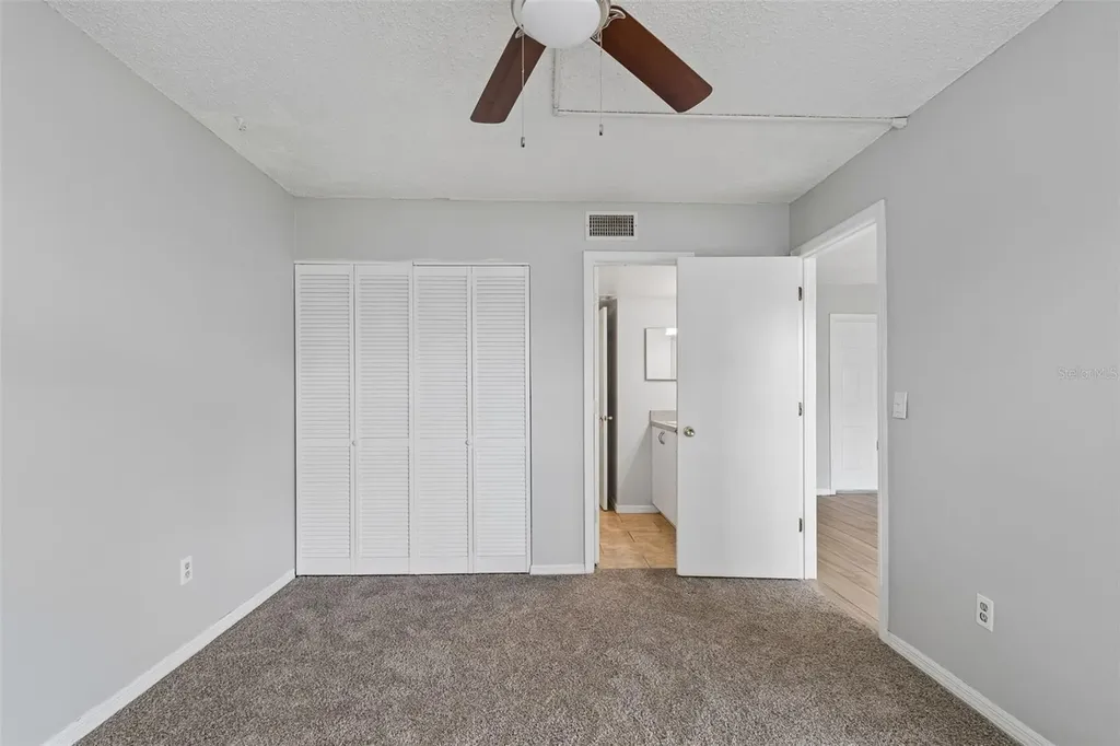 6915 Stones Throw Circle N St Petersburg FL 33710