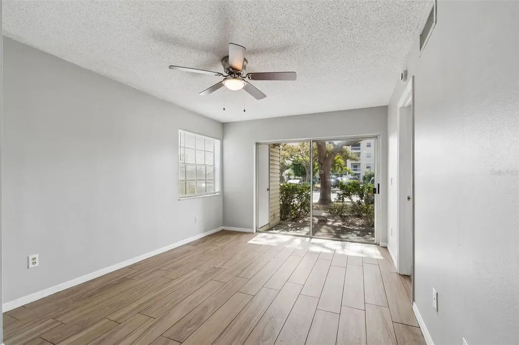 6915 Stones Throw Circle N St Petersburg FL 33710