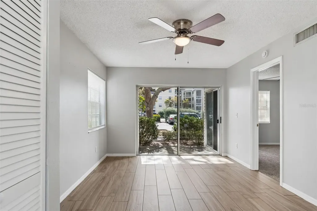 6915 Stones Throw Circle N St Petersburg FL 33710
