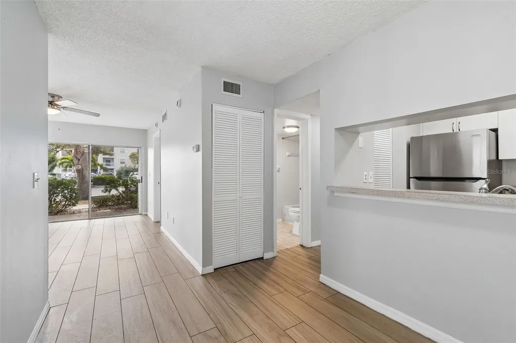 6915 Stones Throw Circle N St Petersburg FL 33710