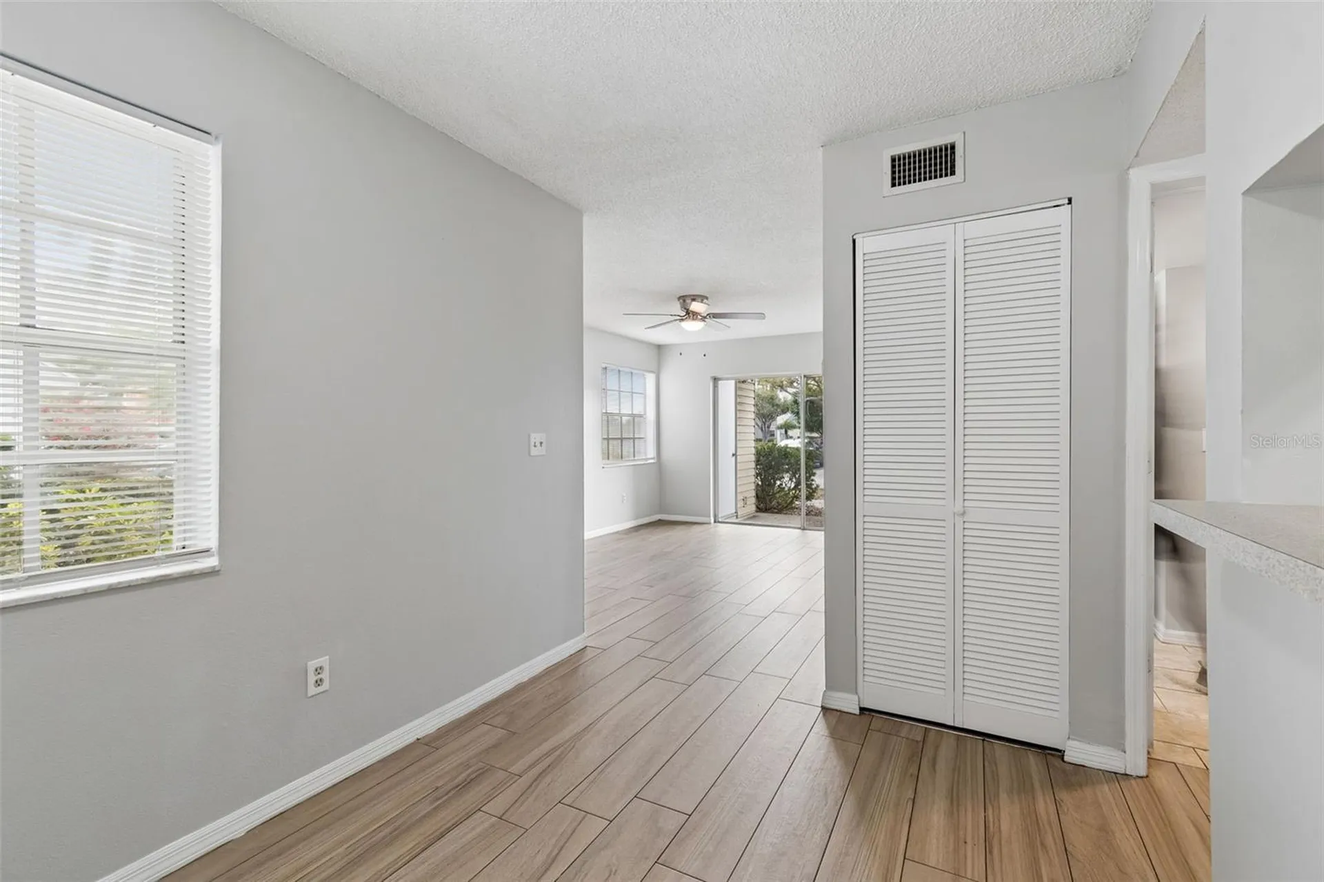 6915 Stones Throw Circle N St Petersburg FL 33710