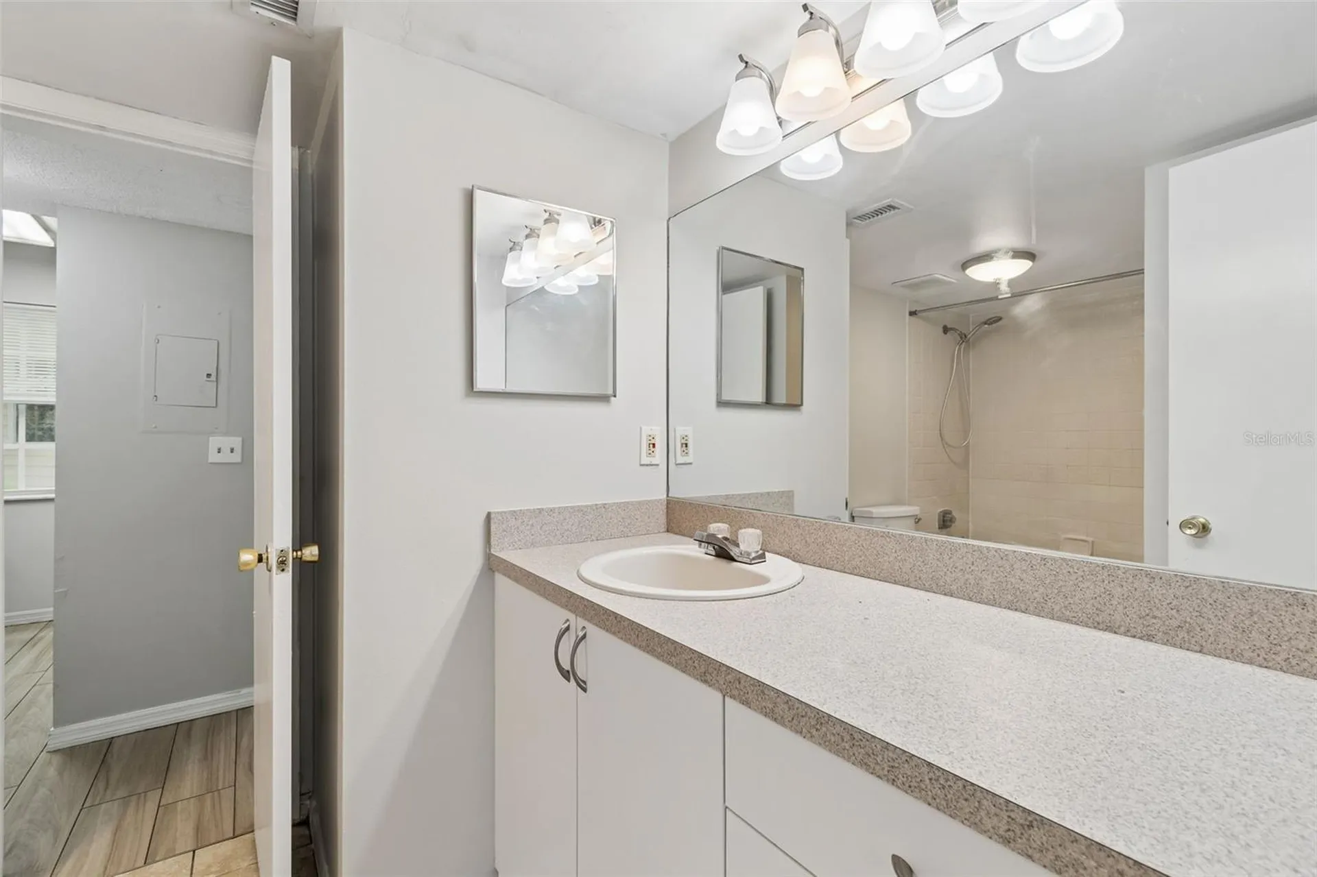 6915 Stones Throw Circle N St Petersburg FL 33710