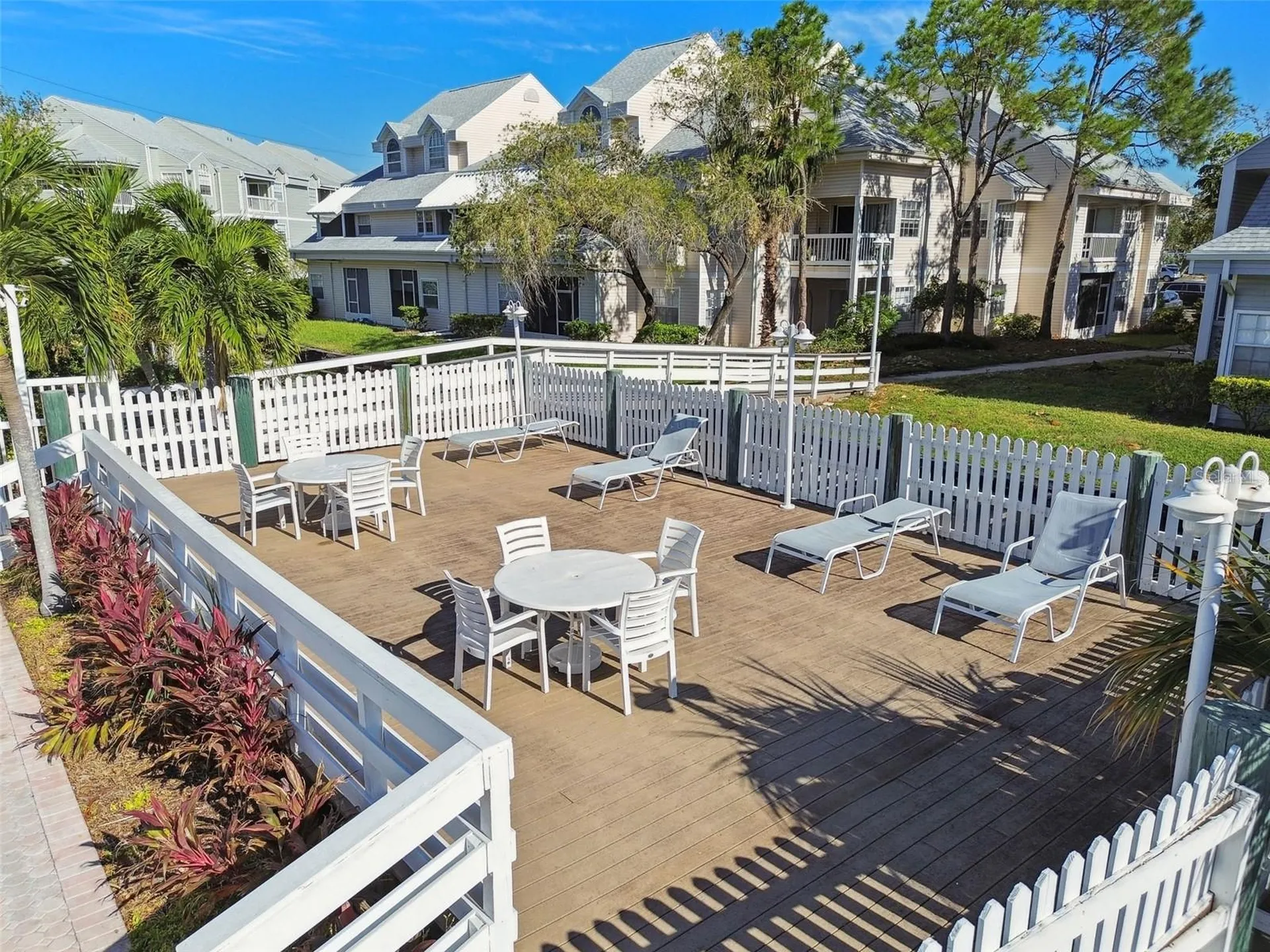 6915 Stones Throw Circle N St Petersburg FL 33710
