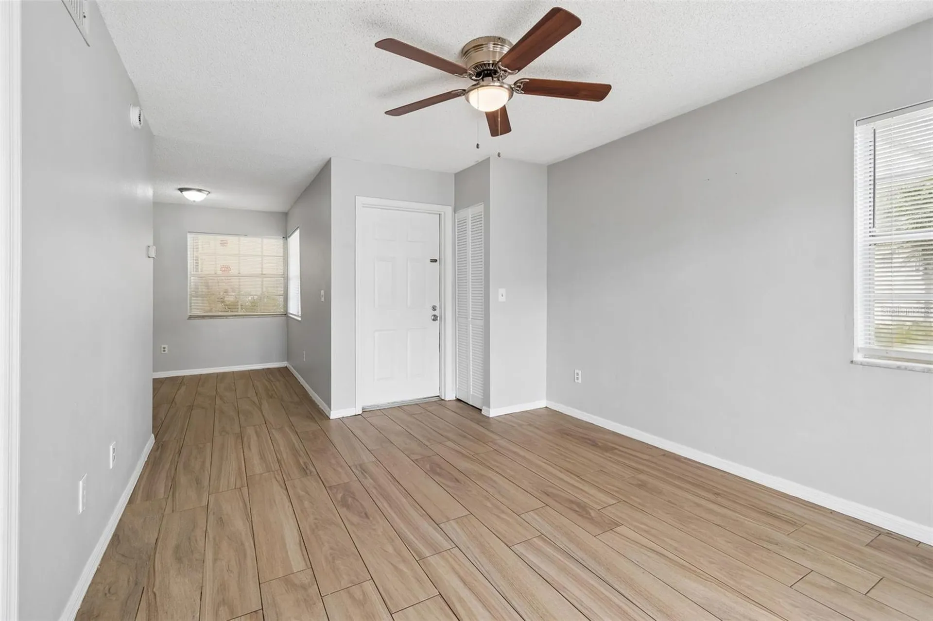 6915 Stones Throw Circle N St Petersburg FL 33710