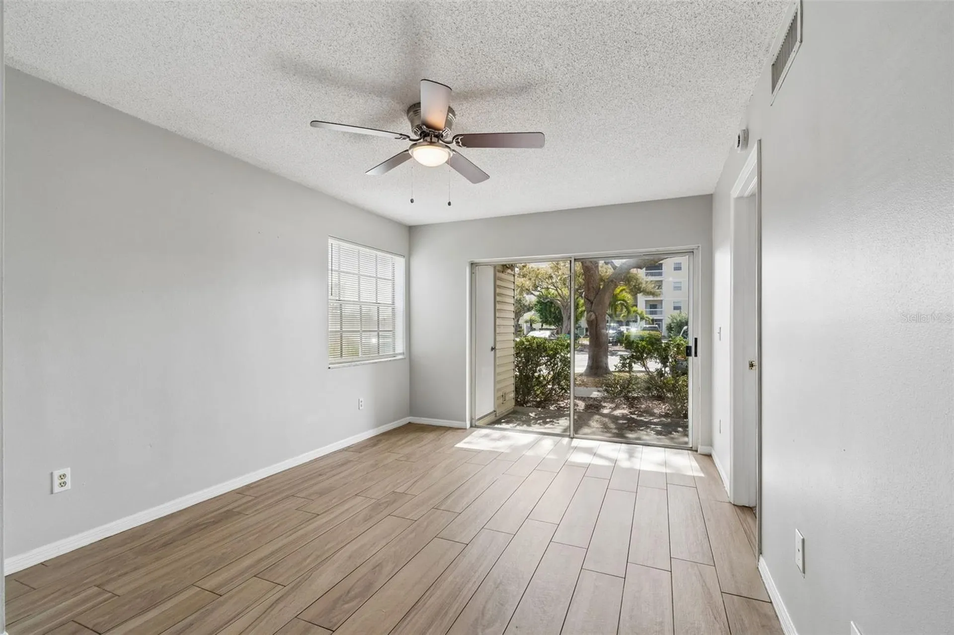 6915 Stones Throw Circle N St Petersburg FL 33710