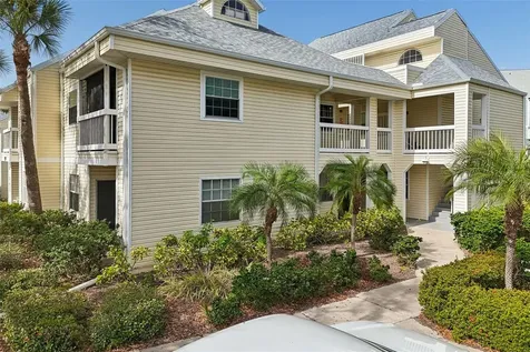 6915 Stones Throw Circle N St Petersburg FL 33710