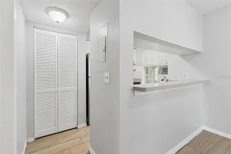 6915 Stones Throw Circle N St Petersburg FL 33710