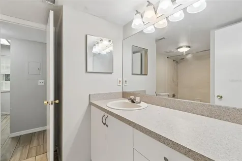 6915 Stones Throw Circle N St Petersburg FL 33710