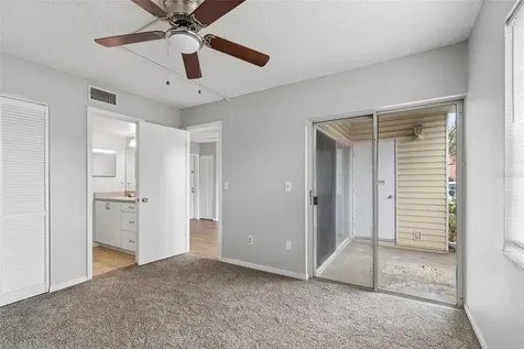 6915 Stones Throw Circle N St Petersburg FL 33710