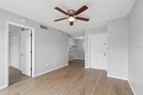 6915 Stones Throw Circle N St Petersburg FL 33710