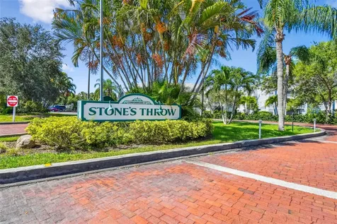 6915 Stones Throw Circle N St Petersburg FL 33710