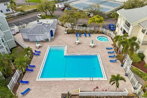 6915 Stones Throw Circle N St Petersburg FL 33710