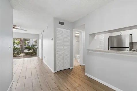 6915 Stones Throw Circle N St Petersburg FL 33710