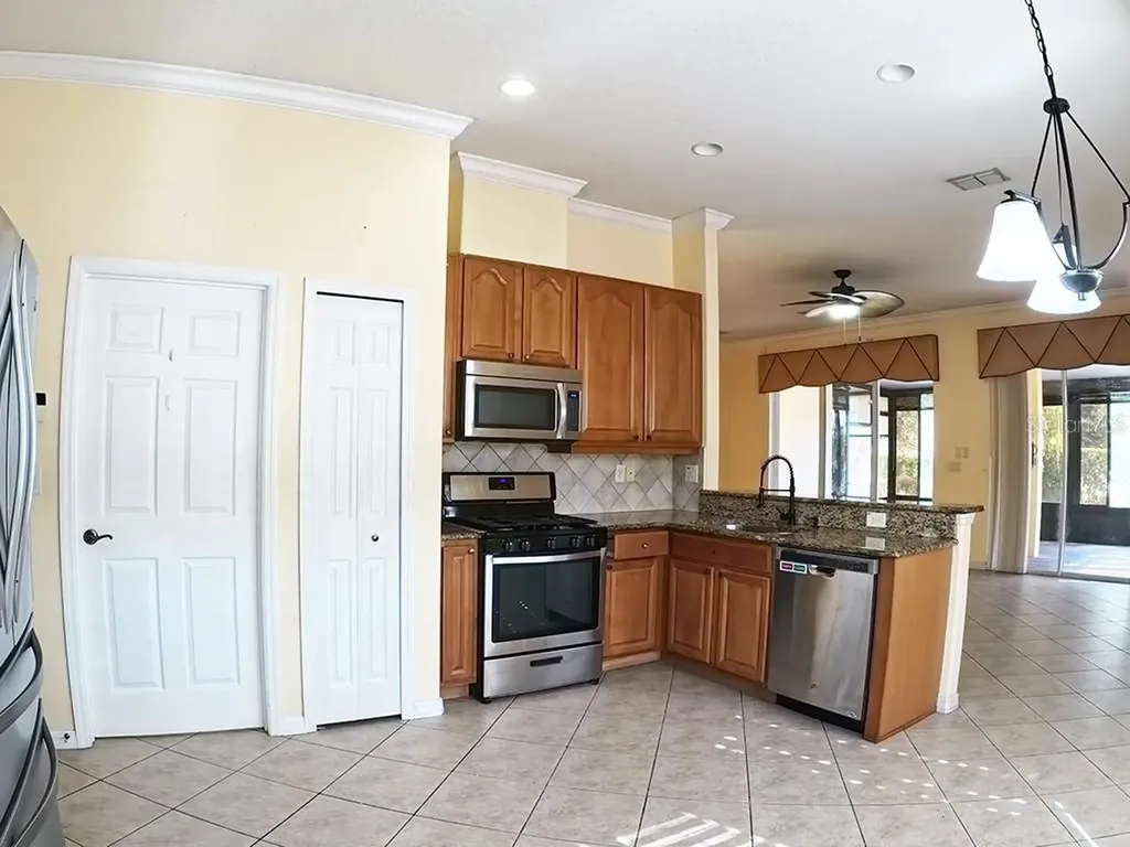 100 Flame Vine Way Groveland FL 34736