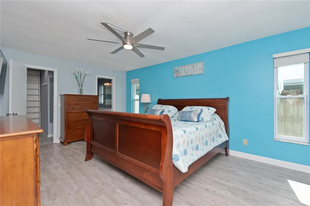 1250 Dinnerbell Lane E Dunedin FL 34698
