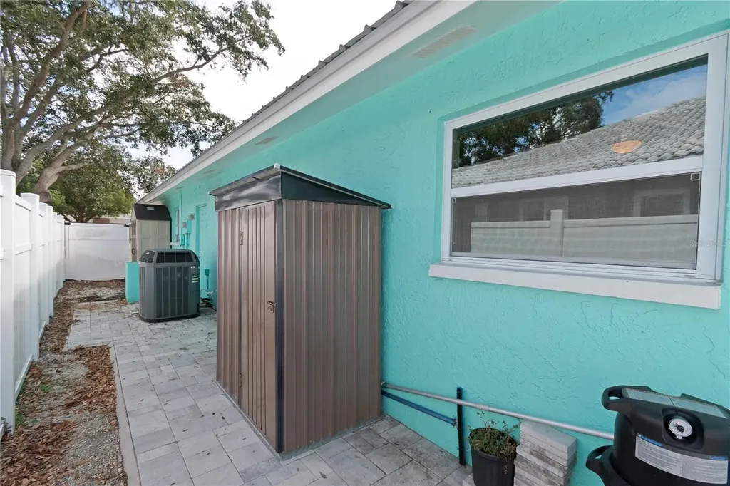 1250 Dinnerbell Lane E Dunedin FL 34698