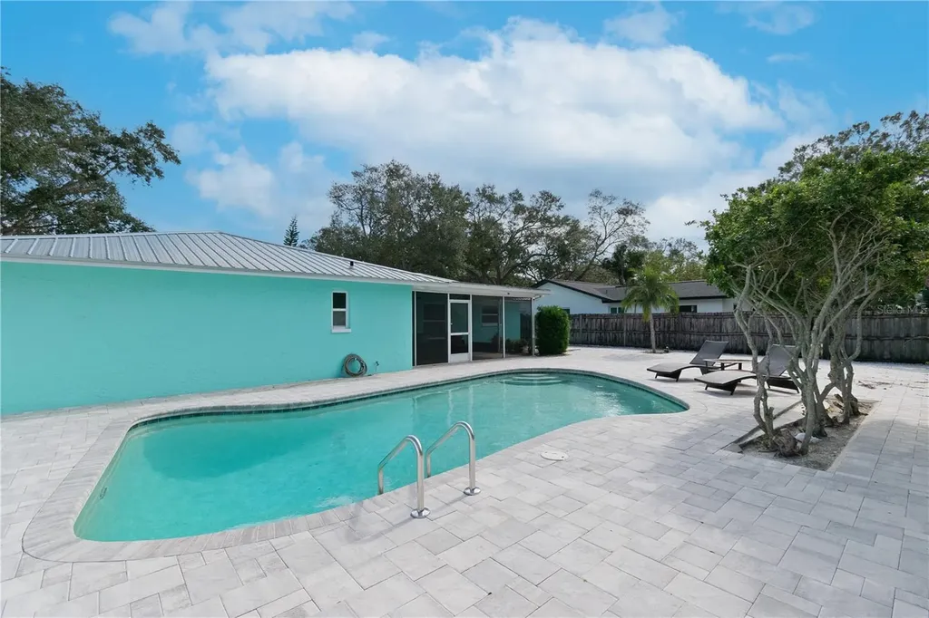 1250 Dinnerbell Lane E Dunedin FL 34698