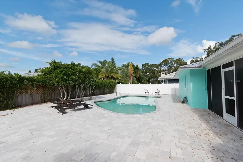 1250 Dinnerbell Lane E Dunedin FL 34698