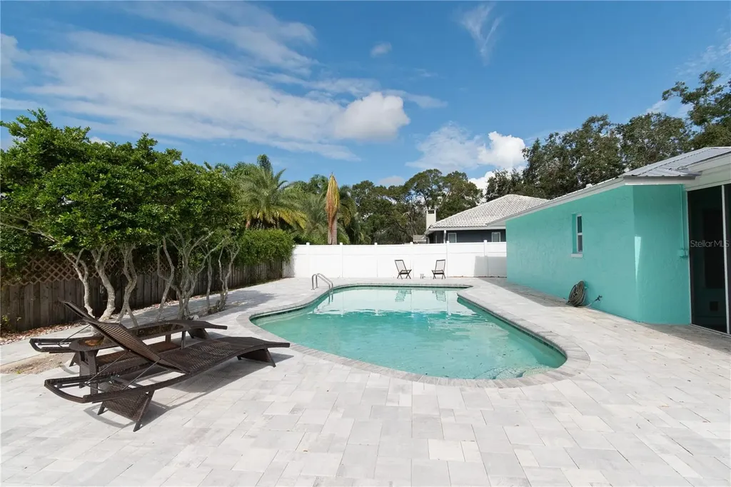 1250 Dinnerbell Lane E Dunedin FL 34698