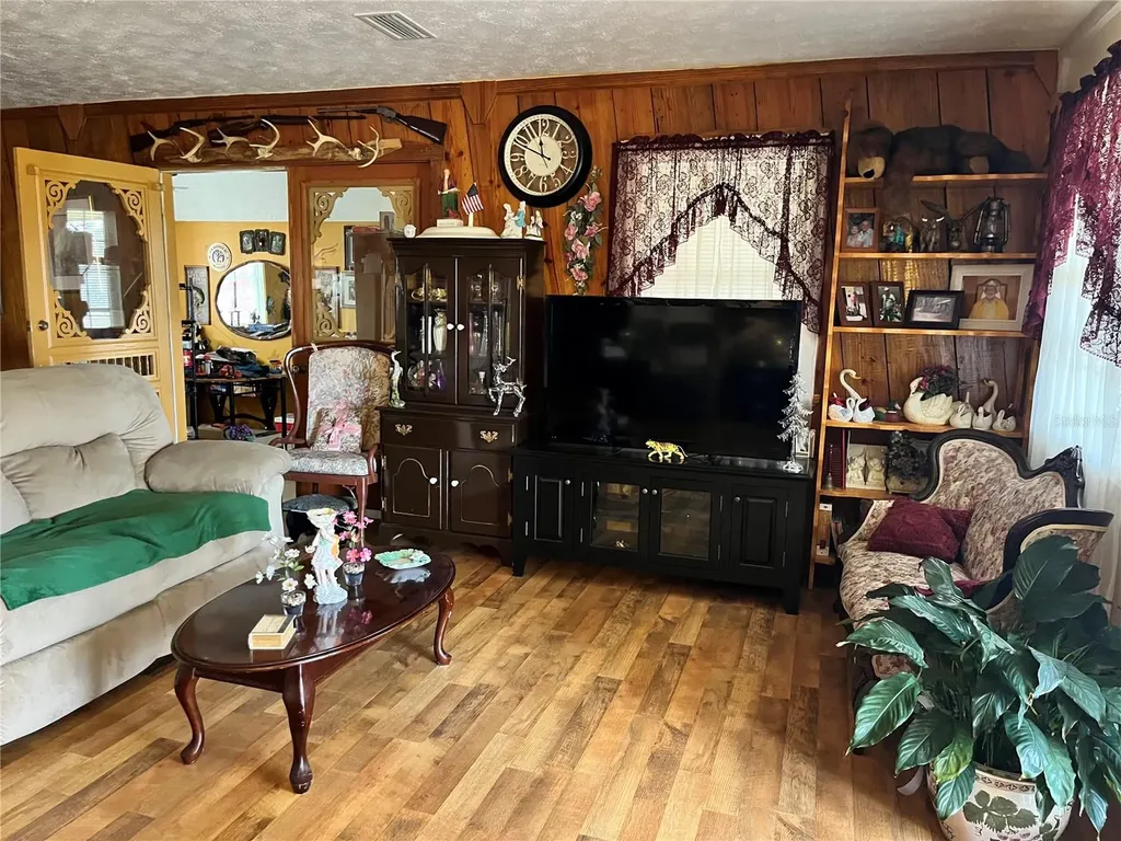 5608 W County Road 240 Lake Butler FL 32054