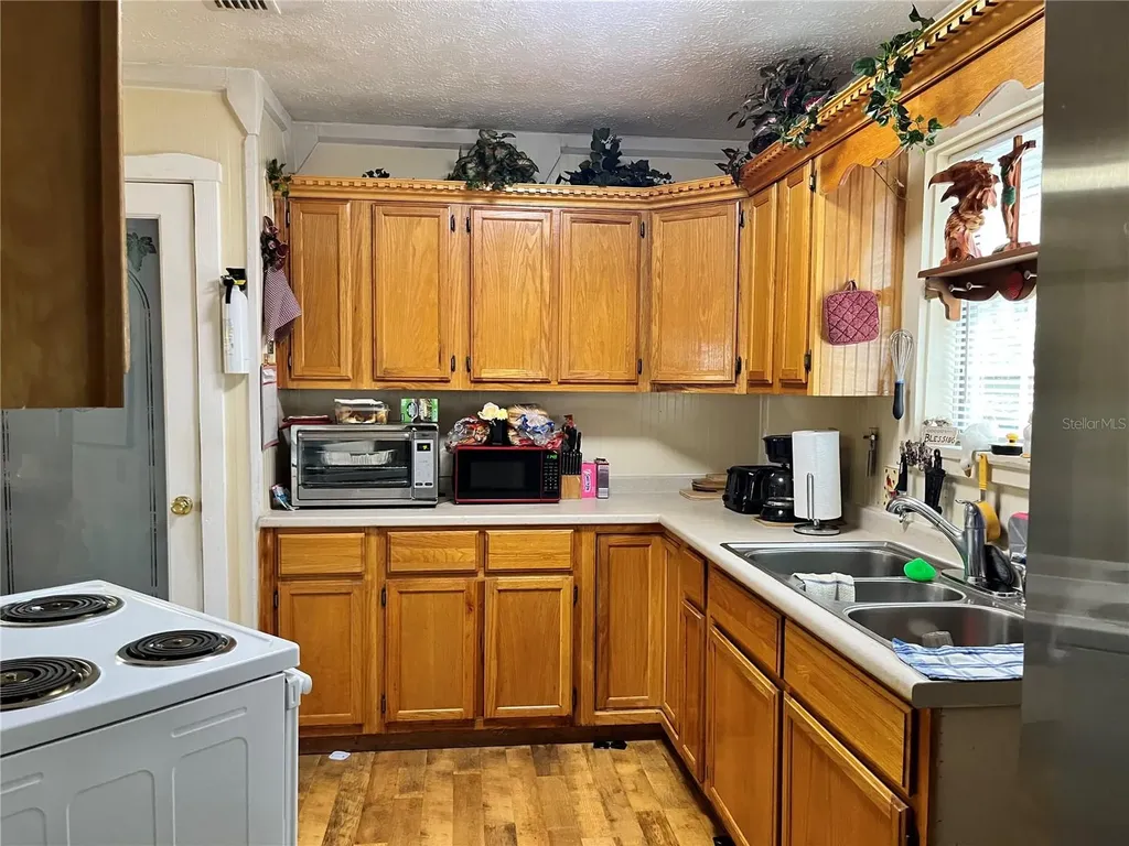 5608 W County Road 240 Lake Butler FL 32054