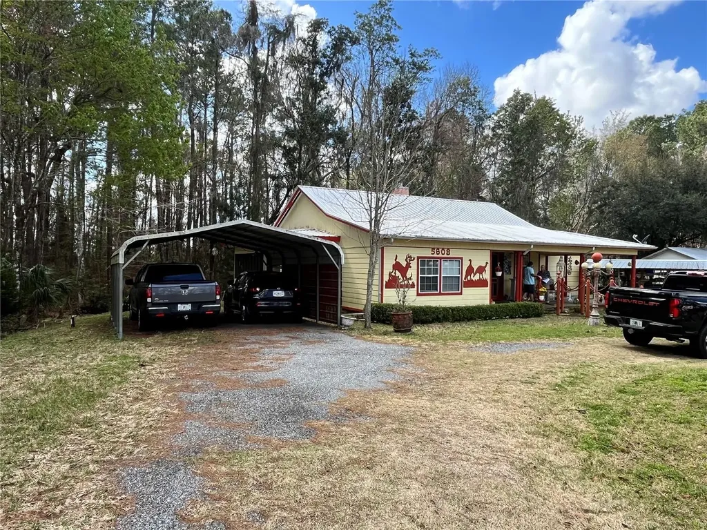 5608 W County Road 240 Lake Butler FL 32054