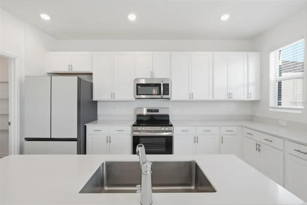 694 Peroni Avenue Debary FL 32713