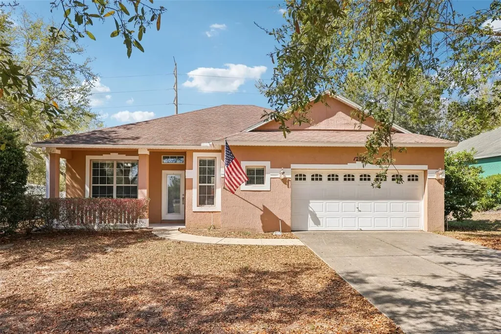 12829 Scout Court Grand Island FL 32735