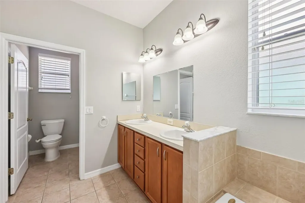 12829 Scout Court Grand Island FL 32735