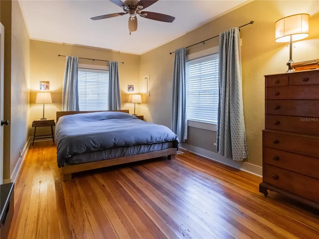 221/223 SE 9th Street Gainesville FL 32601