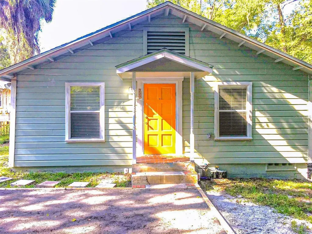 221/223 SE 9th Street Gainesville FL 32601