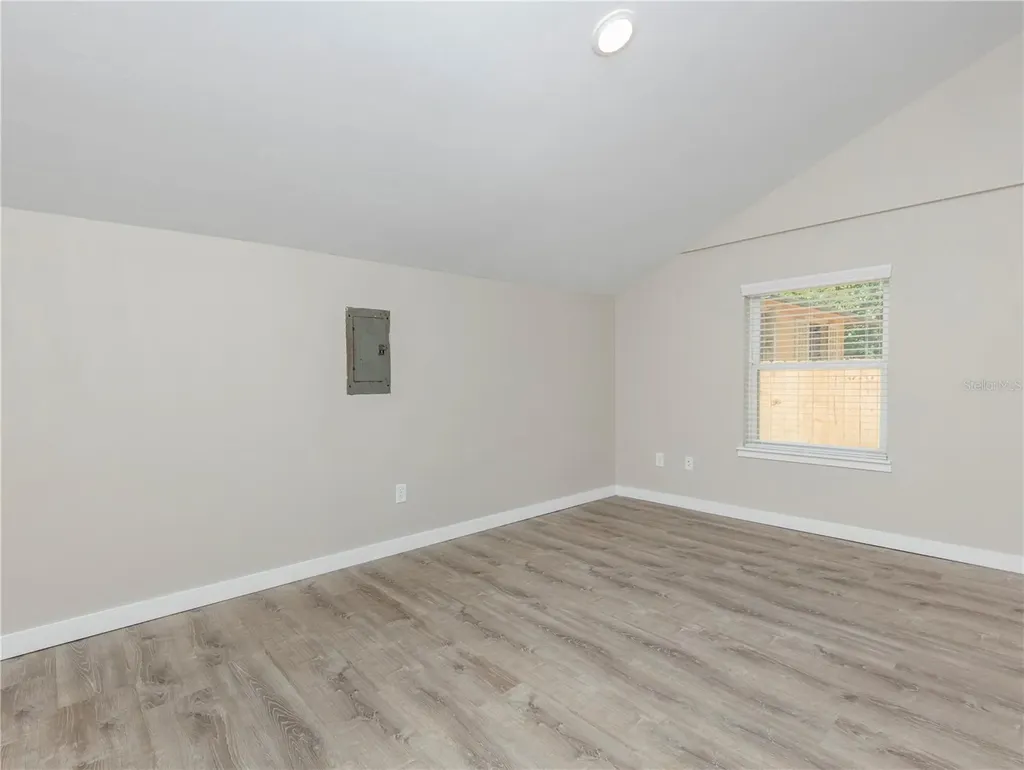 221/223 SE 9th Street Gainesville FL 32601