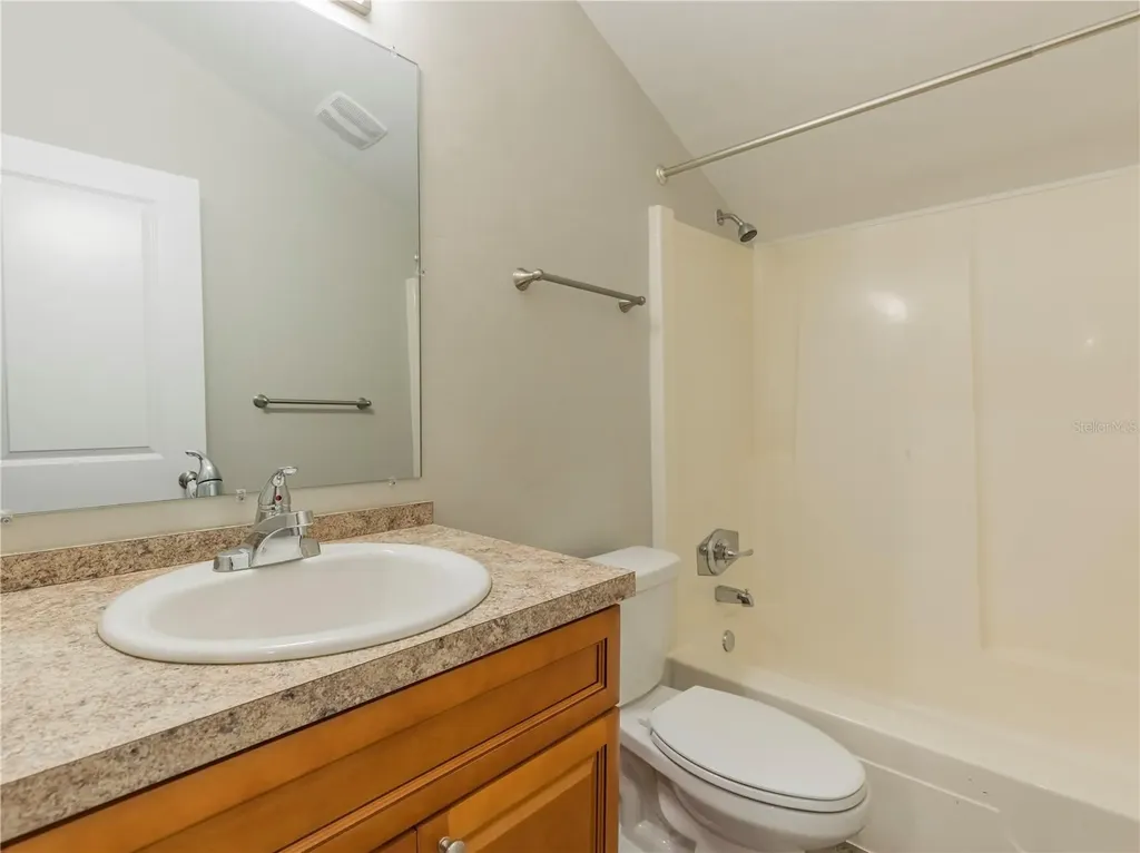 221/223 SE 9th Street Gainesville FL 32601